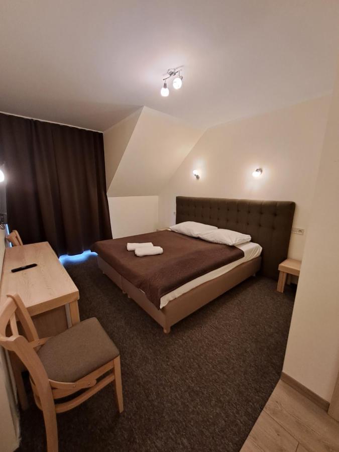 Aparthotel Dworek Staropolski Posen Exterior foto